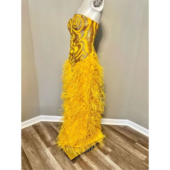 Aliétte Ostrich Feather-Embellished Sleeveless Gown Size 4 $10,000 - Picture 14 of 15